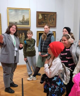 O zi de bucurie și creativitate: Eveniment caritabil de Paște